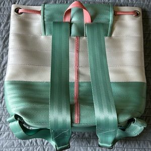 Harvey’s back pack coral and teal